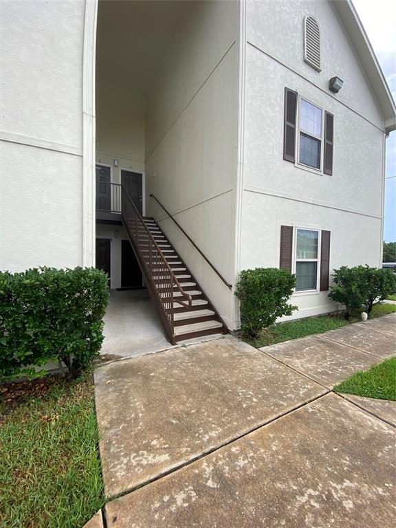Building Photo - 304 Dell Ct