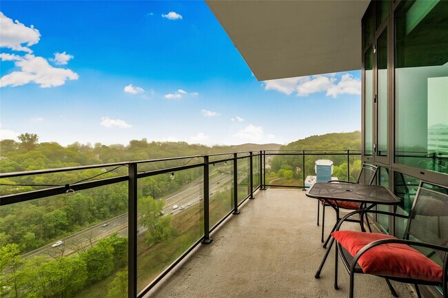 Building Photo - 701 Ridge Hill Boulevard