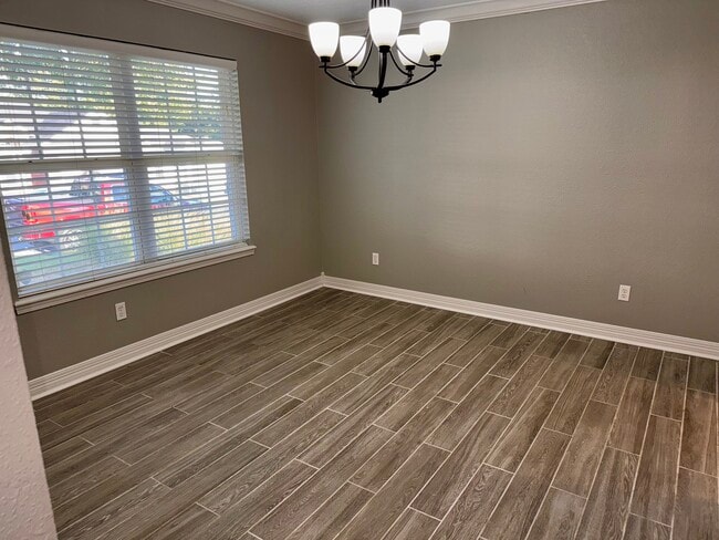 Building Photo - 4 Ridgeview Ln