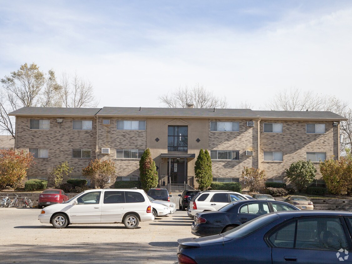 Highpoint Apartments Urbandale, IA