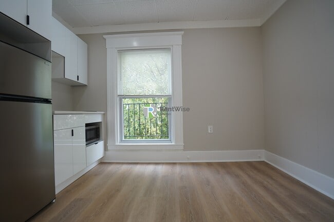 Building Photo - 142 Dorchester St