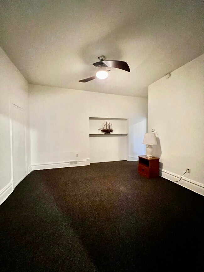 Livingroom - 104 Maple Ave