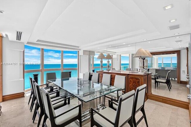 Foto del edificio - 5025 Collins Ave