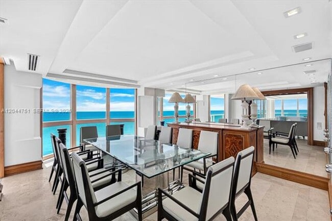 Building Photo - 5025 Collins Ave