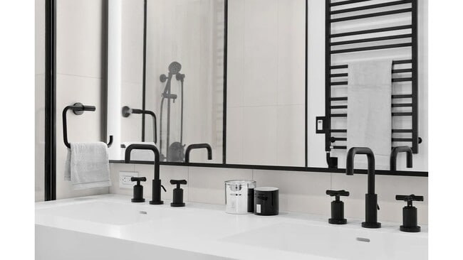 Building Photo - 111 Varick St