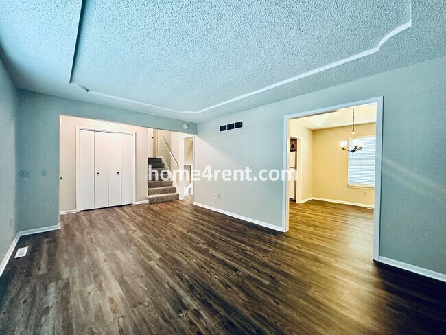 Foto del edificio - Beautiful Overland Park Home!