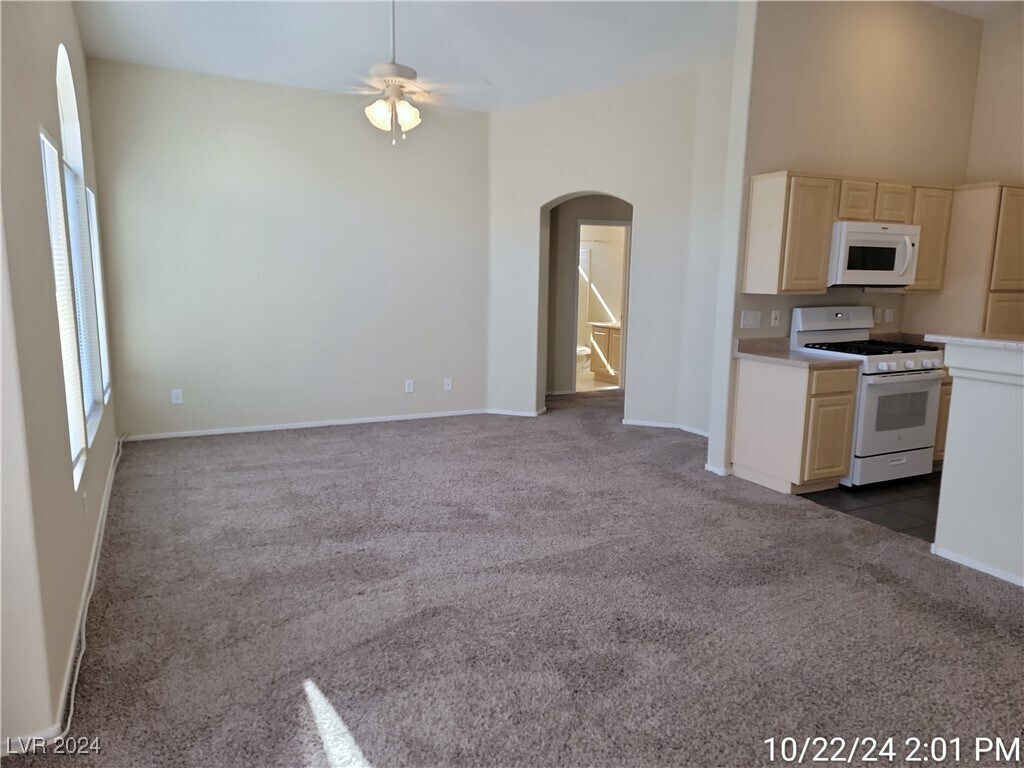 Building Photo - 6570 Bucking Horse Ln