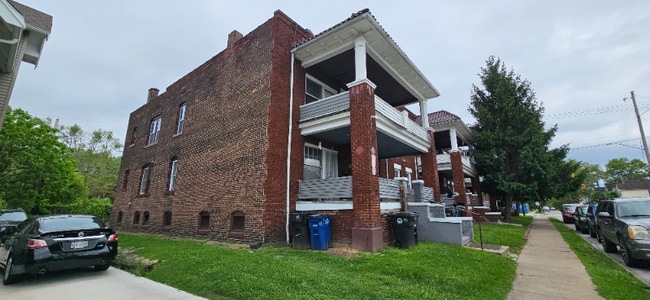 Building Photo - 563 E 118th St