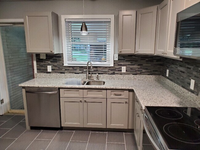 Foto del edificio - 604 Maple St