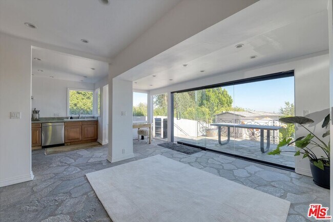 Foto del edificio - 1300 Summitridge Dr