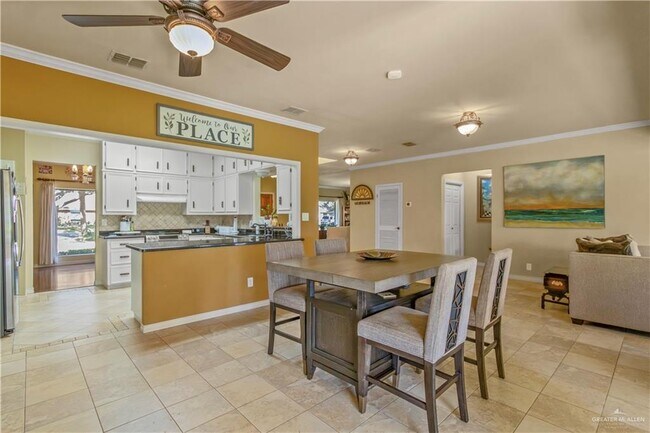 Building Photo - 218 Palm Valley Dr E