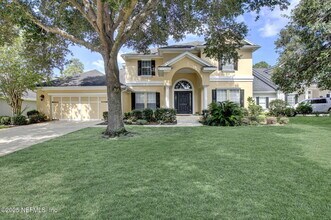 Building Photo - 1761 Highland View Dr
