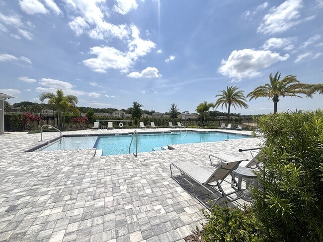 Foto del edificio - 5555 Hayloft Dr