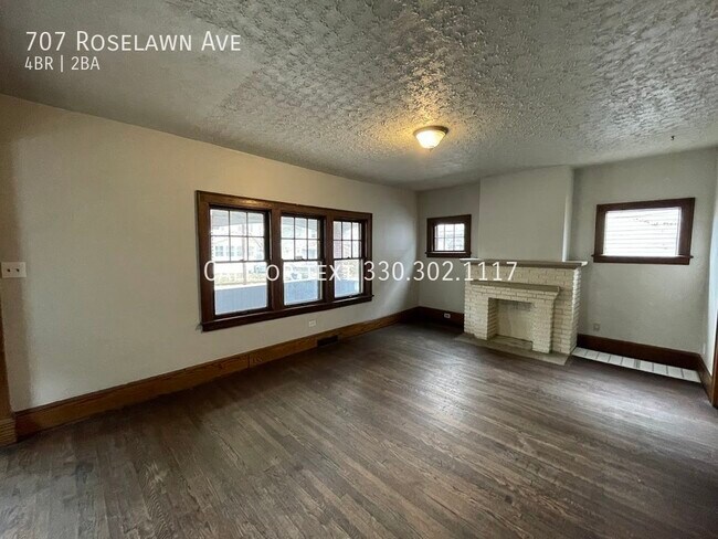 Foto del edificio - Four bedroom two bathroom home for rent