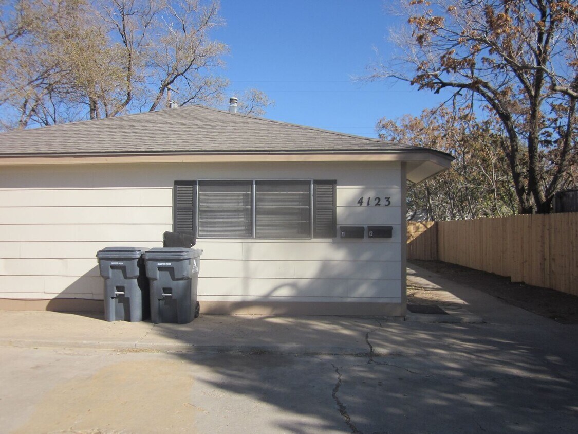 Primary Photo - 4123 S. Washington