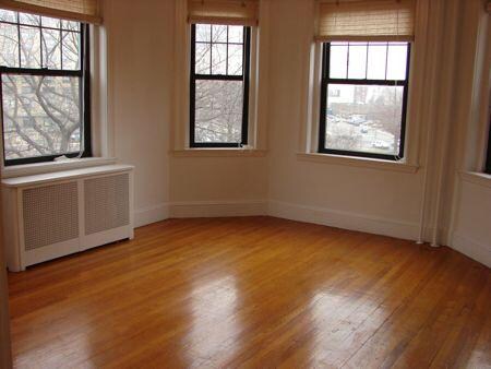 Building Photo - 122 Riverway