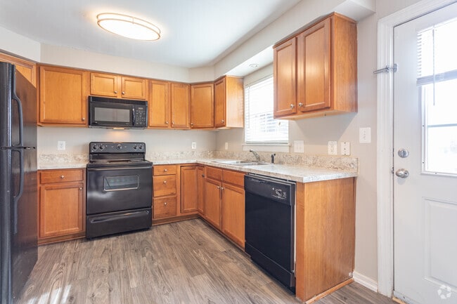 2BR,1.5BA,-1200SF - Maple Bay Apartment Townhomes