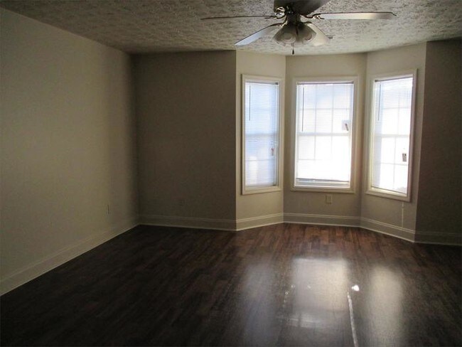Foto del edificio - 283 Westchester Cir