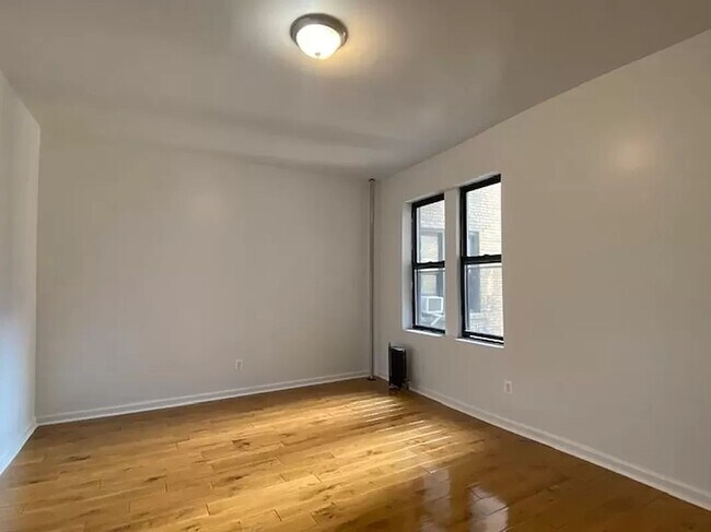 Building Photo - 853 Riverside Drive