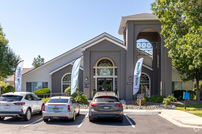 Oficina de arrendamiento y casa club - Ridgescape at Highlands Ranch