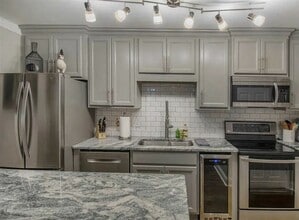 Building Photo - 1110 Morning Sun Dr