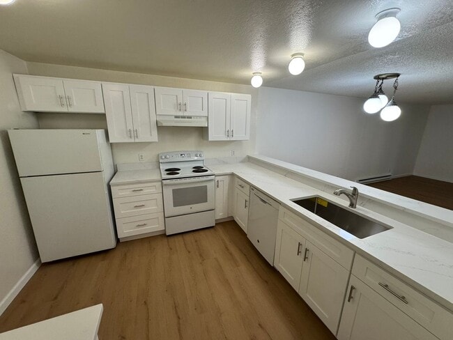 Building Photo - 1Bd/1Ba Redmond Condo