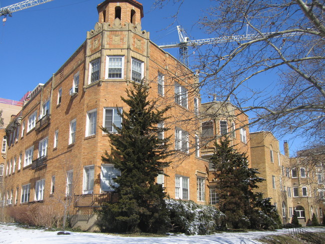 Primary Photo - West Plaza Apartments