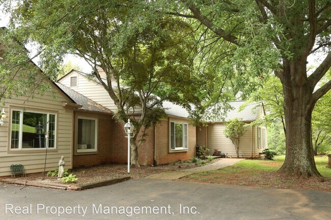 Foto del edificio - 3 br, 3.5 bath House - 360 Jeffers Dr