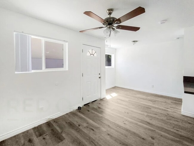 Foto del edificio - 545 W 14th St