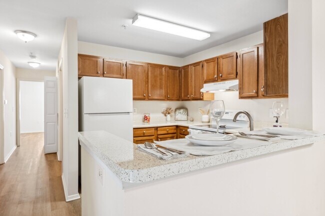 Foto del edificio - Riverwoods Apartments, Riverwoods at Lake Ridge Apartments & Riverwoods at Towne Square Townhomes