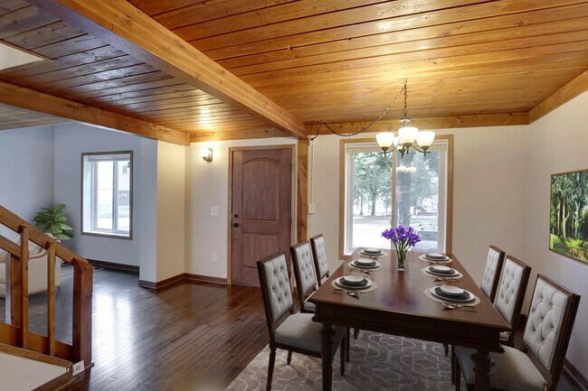 Building Photo - 144 Mackubin St
