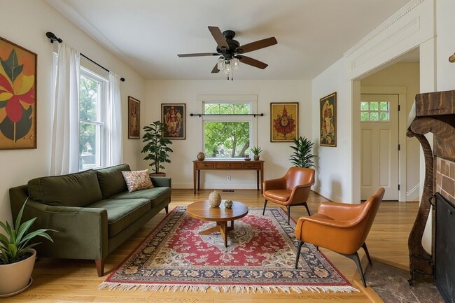 Salón decorado - 4904 NE 16th Ave