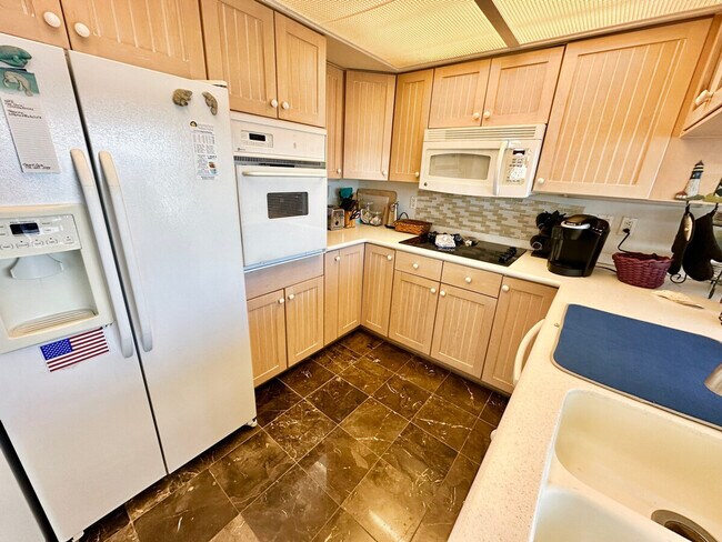 Building Photo - 553 Nettles Blvd