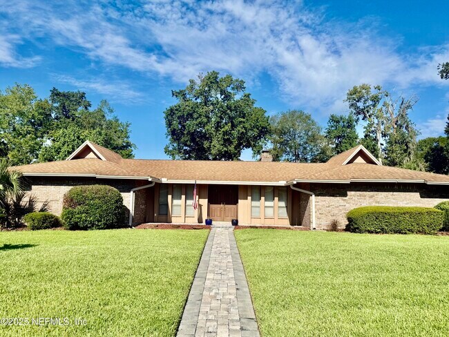 Building Photo - 366 Perthshire Dr
