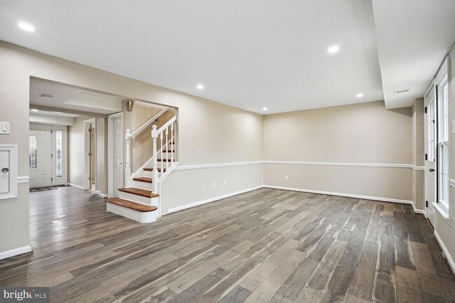 Building Photo - 8102 Pinelake Ct