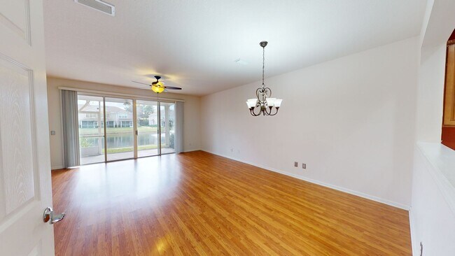 Building Photo - Spacious townhome for rent in Campfield!