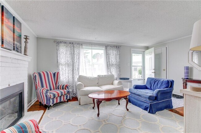 Foto del edificio - 166 Center Ave