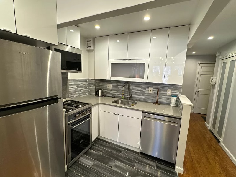 Photo - 1628 2nd Ave (New York, NY)