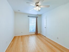 Building Photo - 1860 White Oak Dr