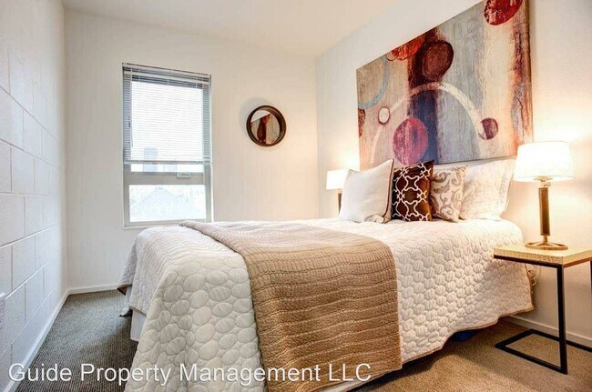 Building Photo - 165 17th Ave