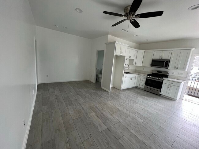 Foto del edificio - 318 S Chevy Chase Dr