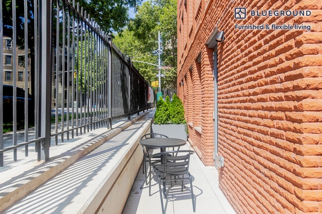 Building Photo - 955 Sterling Pl