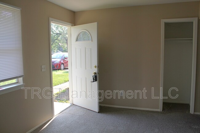 Building Photo - 1031 S Glenn St