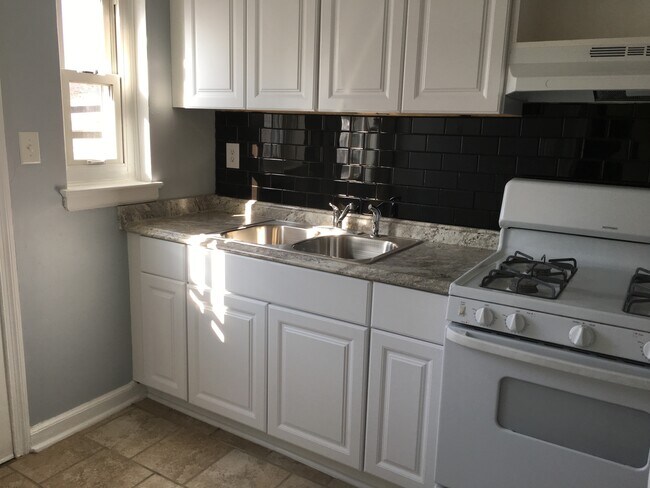 Unidad de muestra - 811 Elizabeth Ave