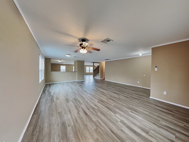 Foto del edificio - $750 Off Second Full Months Rent Wonderful...