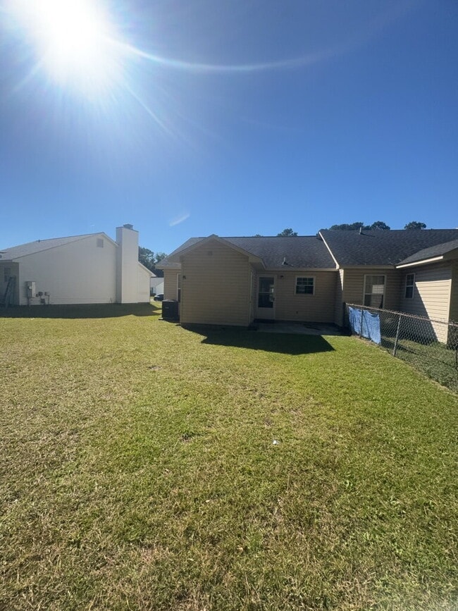 Foto del edificio - 212 Live Oak Ct