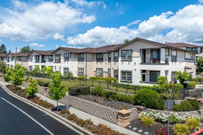 Building Photo - Alexander Crossing