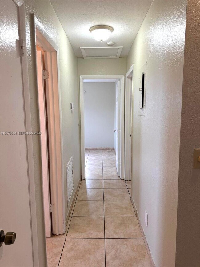 Foto del edificio - 6034 SW 35th St