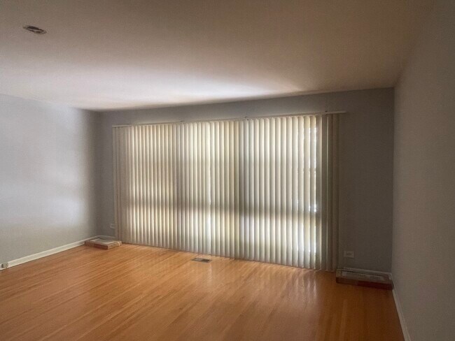Building Photo - 14208 Drexel Ave