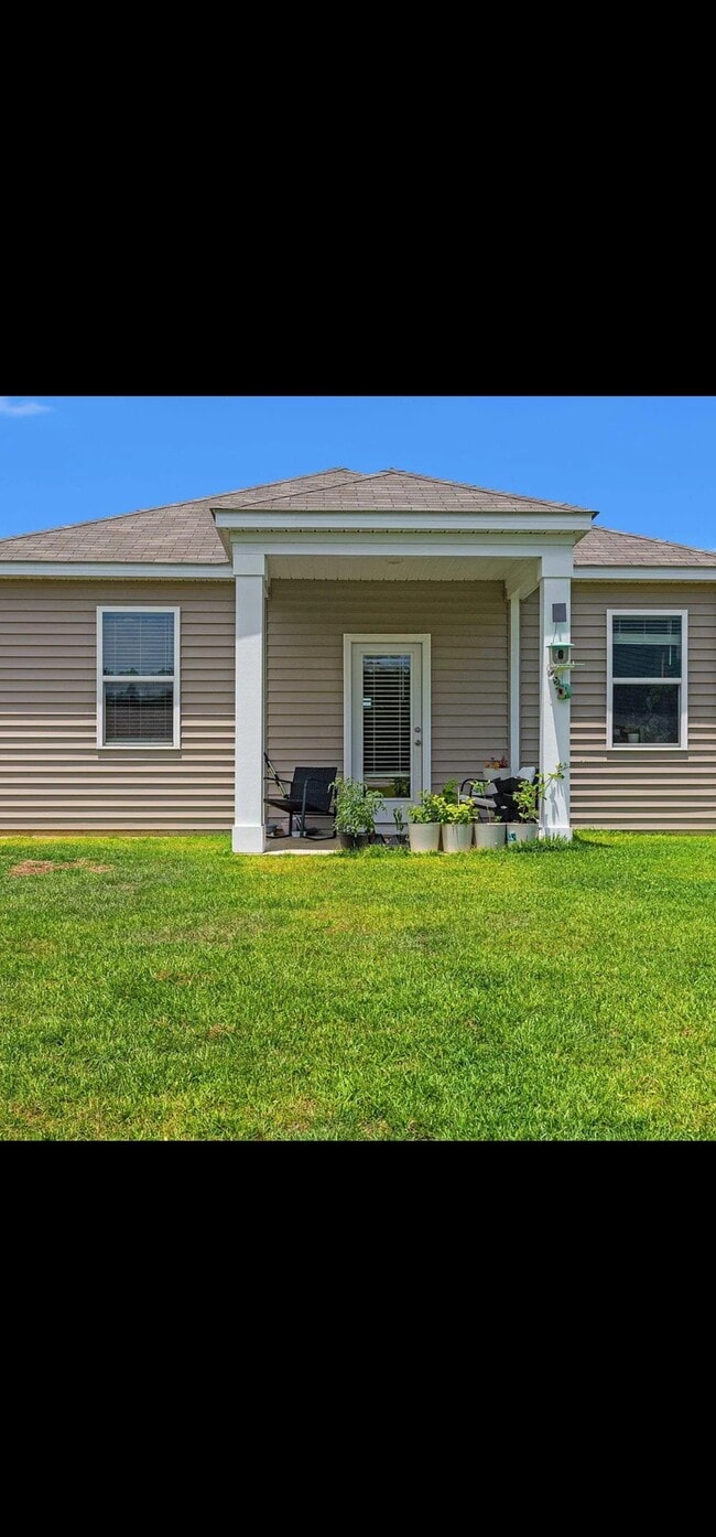 Building Photo - 402 Toledo St